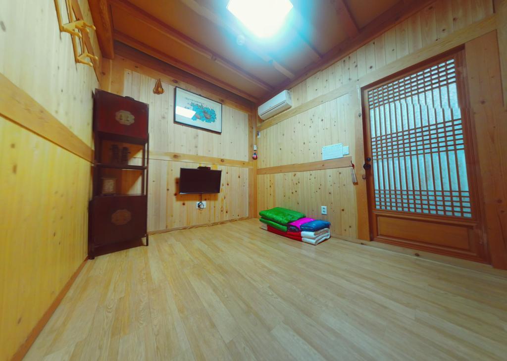 Hanok Guesthouse Jangsoo Csondzsu Szoba fotó